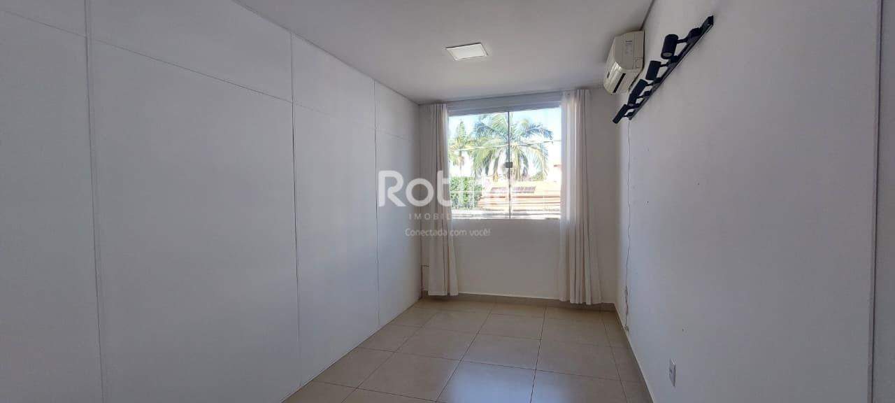 Sala para alugar, em Uberlândia no bairro Santa Mônica no valor de R$ 1.300,00 - Rotina Imobiliária: 