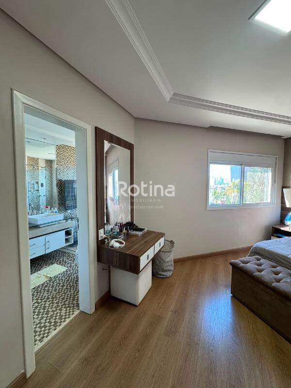 Casa Condomínio Fechado à venda, 3 quartos em Uberlândia no bairro Nova Uberlândia no valor de R$ 2.300.000,00 - Rotina Imobiliária: 