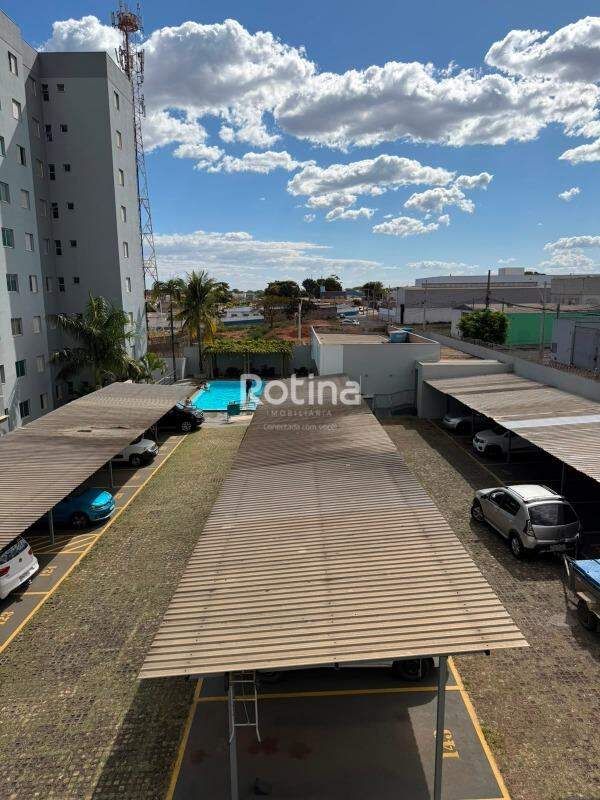 Apartamento à venda, 3 quartos em Uberlândia no bairro Nossa Senhora das Graças no valor de R$ 330.000,00 - Rotina Imobiliária: 
