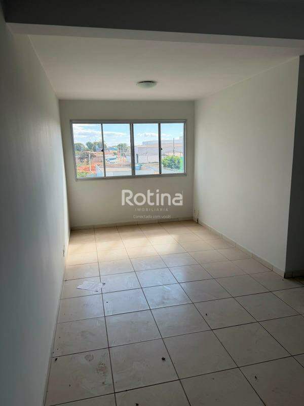 Apartamento à venda, 3 quartos em Uberlândia no bairro Nossa Senhora das Graças no valor de R$ 330.000,00 - Rotina Imobiliária: 