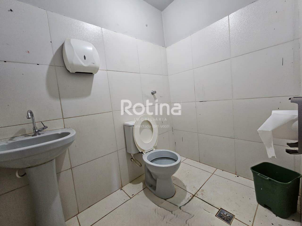 Comercial para alugar, em Uberlândia no bairro Santa Mônica no valor de R$ 2.400,00 - Rotina Imobiliária: 