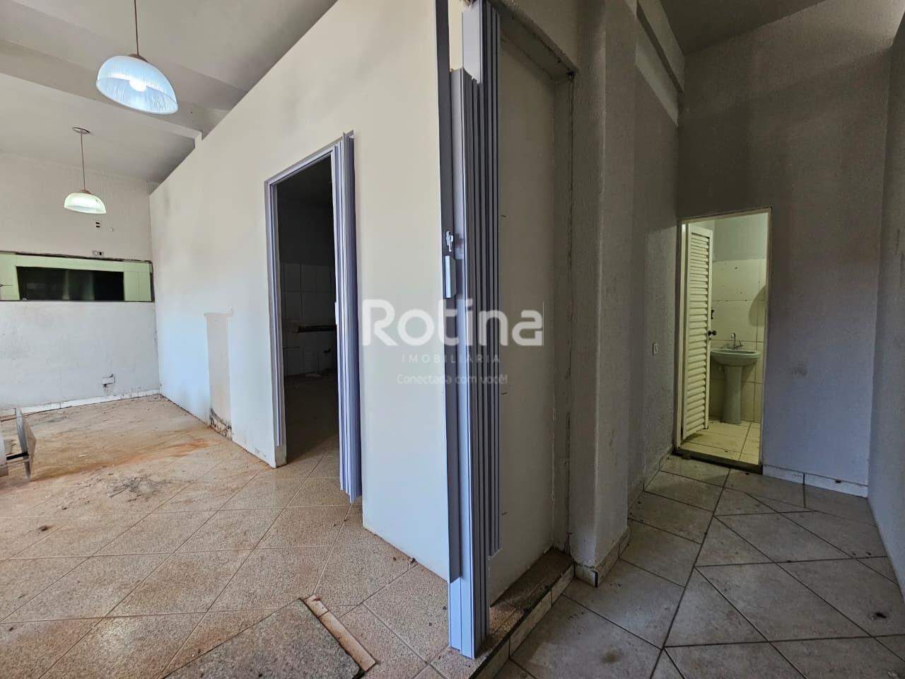 Comercial para alugar, em Uberlândia no bairro Santa Mônica no valor de R$ 2.400,00 - Rotina Imobiliária: 