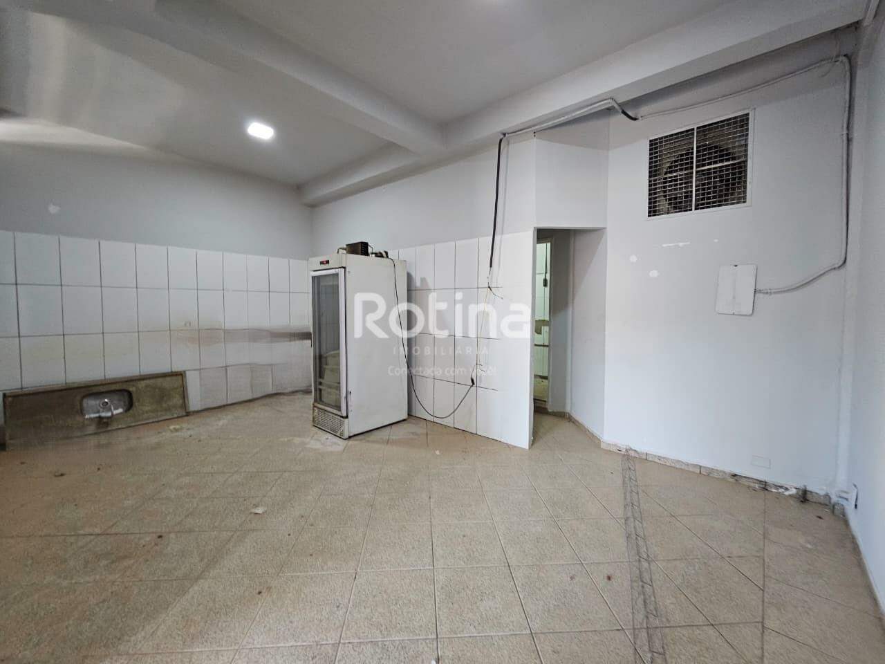 Comercial para alugar, em Uberlândia no bairro Santa Mônica no valor de R$ 2.400,00 - Rotina Imobiliária: 