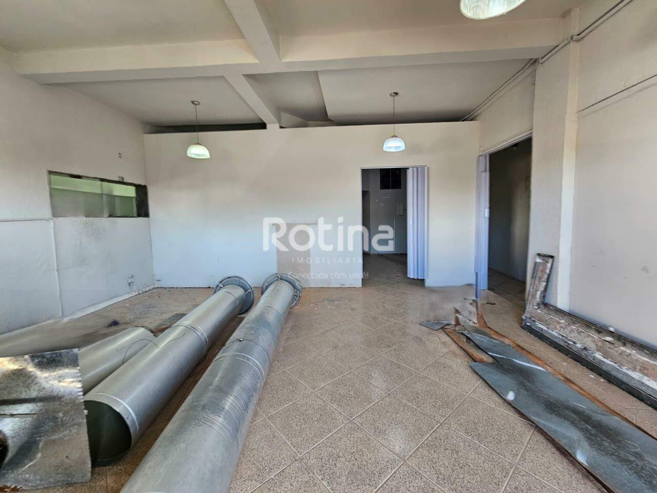 Comercial para alugar, em Uberlândia no bairro Santa Mônica no valor de R$ 2.400,00 - Rotina Imobiliária: 