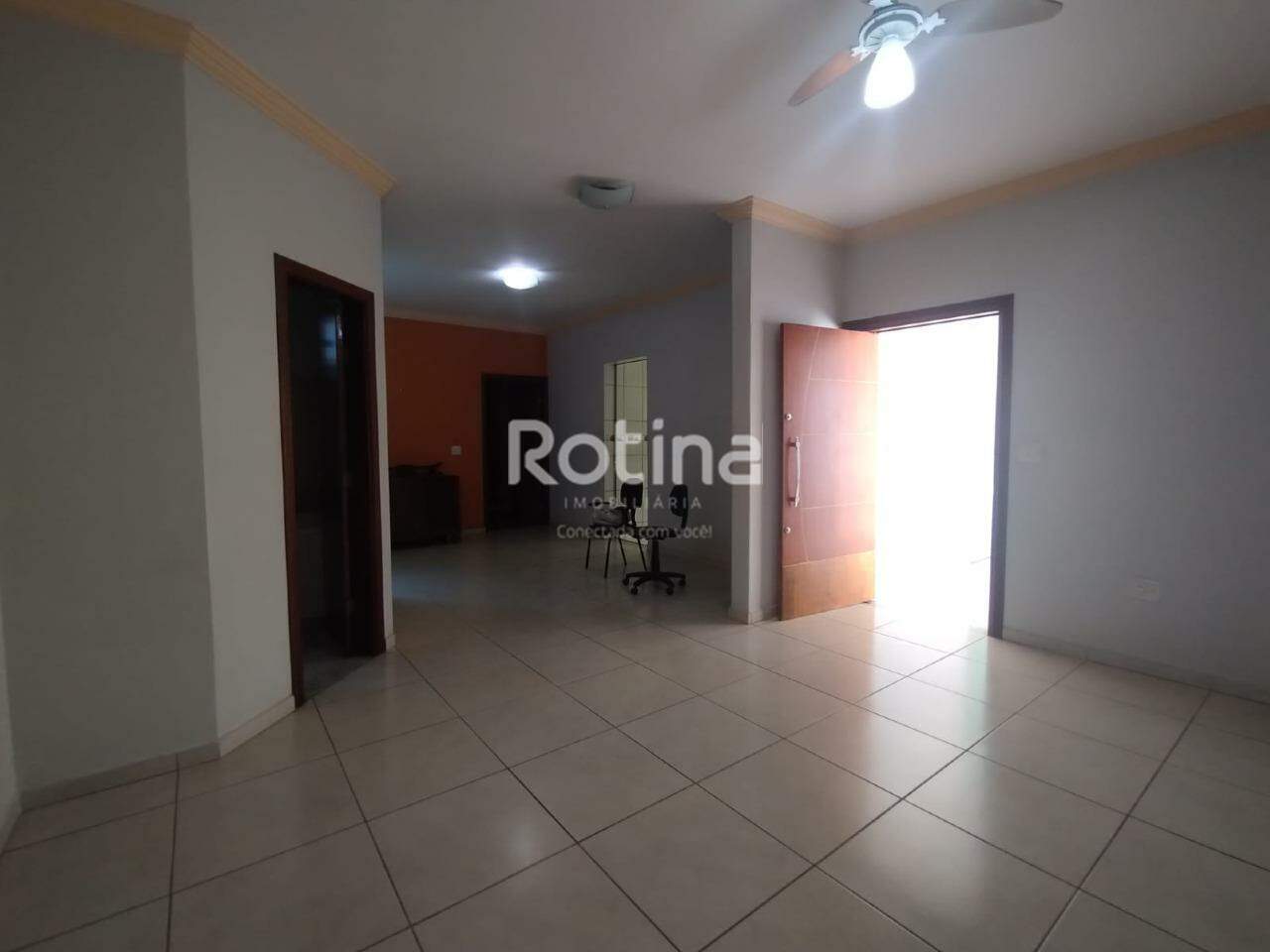 Casa para alugar, 4 quartos em Uberlândia no bairro Brasil no valor de R$ 4.500,00 - Rotina Imobiliária: 