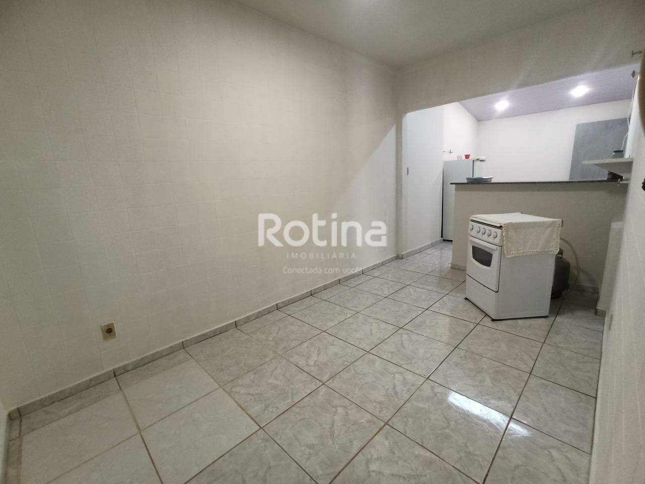 Casa para alugar, 3 quartos em Uberlândia no bairro Brasil no valor de R$ 2.000,00 - Rotina Imobiliária: 