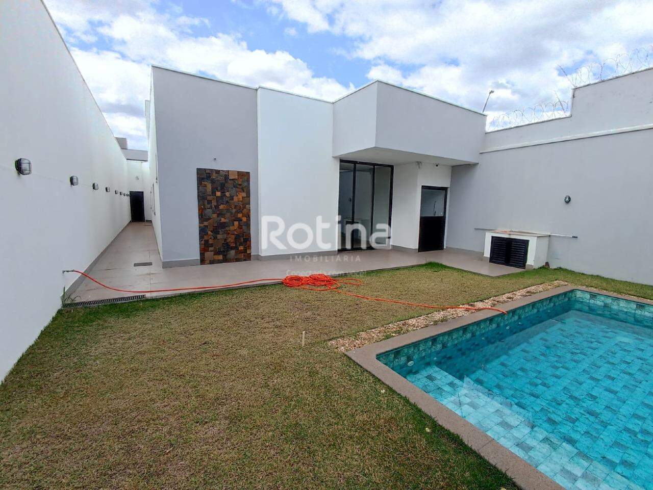 Casa à venda, 3 quartos em Uberlândia no bairro Cidade Jardim no valor de R$ 1.400.000,00 - Rotina Imobiliária: 
