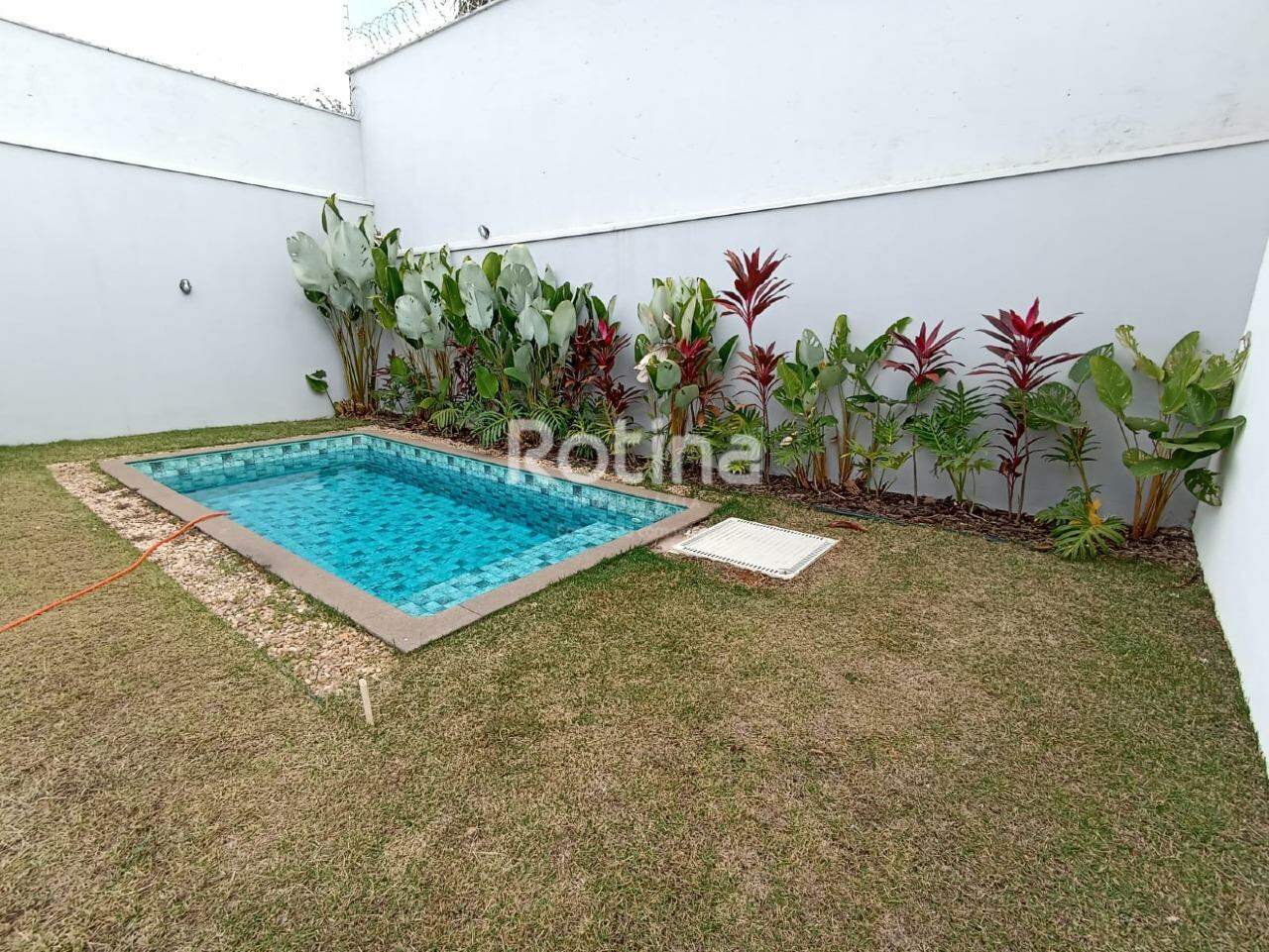 Casa à venda, 3 quartos em Uberlândia no bairro Cidade Jardim no valor de R$ 1.400.000,00 - Rotina Imobiliária: 