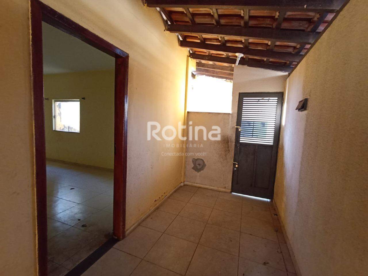 Casa à venda, 3 quartos em Uberlândia no bairro Santa Mônica no valor de R$ 650.000,00 - Rotina Imobiliária: 