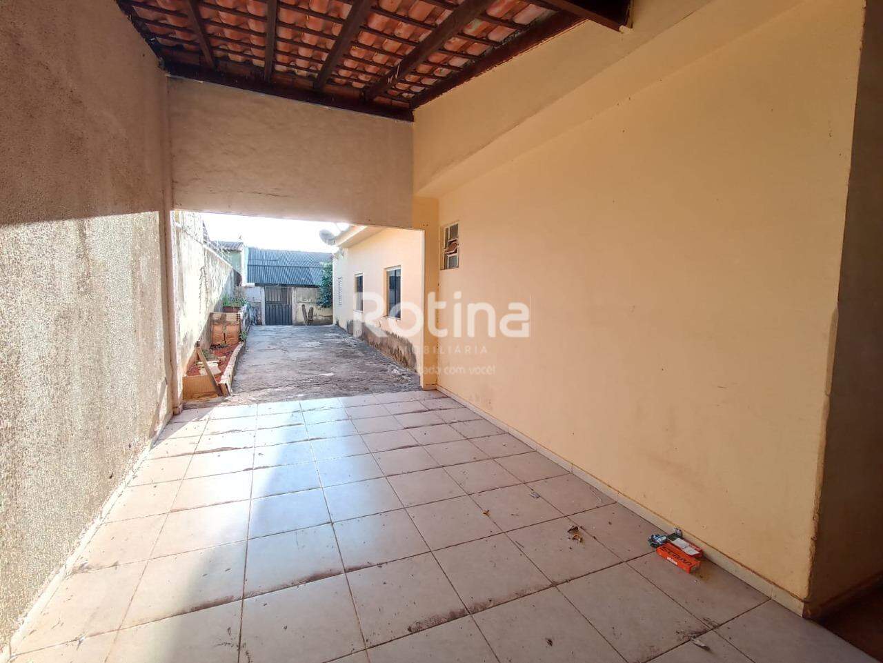 Casa à venda, 3 quartos em Uberlândia no bairro Santa Mônica no valor de R$ 650.000,00 - Rotina Imobiliária: 