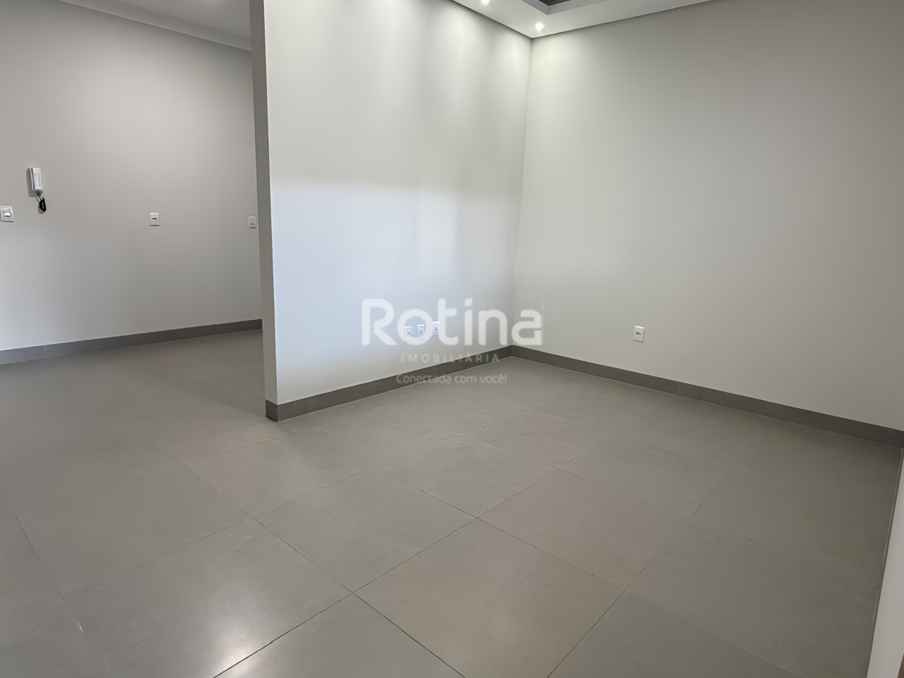 Casa à venda, 2 quartos em Uberlândia no bairro Laranjeiras no valor de R$ 460.000,00 - Rotina Imobiliária: 