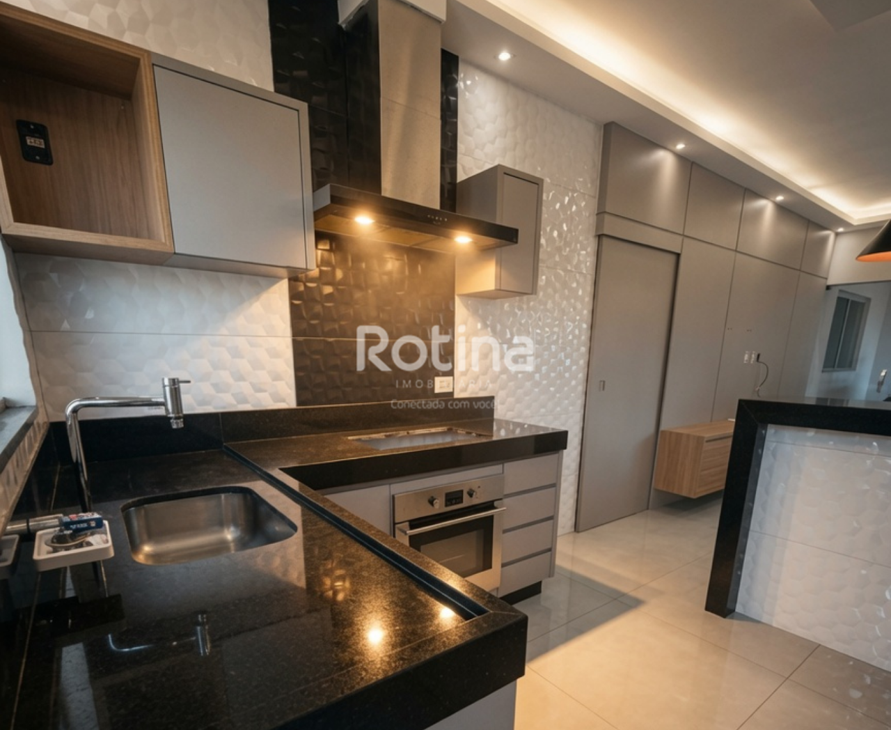 Casa à venda, 3 quartos em Uberlândia no bairro Maravilha no valor de R$ 530.000,00 - Rotina Imobiliária: 