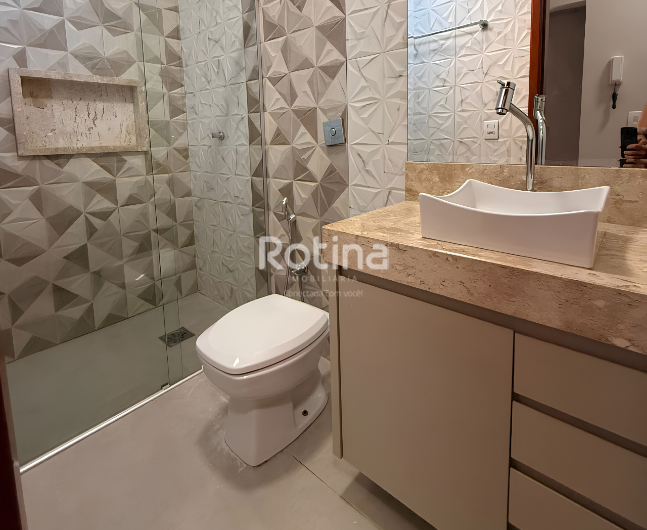 Casa à venda, 3 quartos em Uberlândia no bairro Maravilha no valor de R$ 530.000,00 - Rotina Imobiliária: 