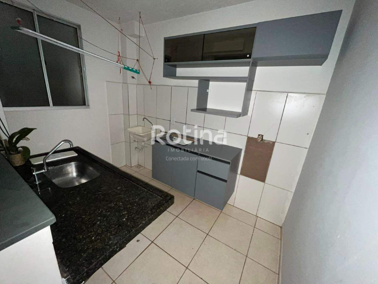 Apartamento para alugar, 2 quartos em Uberlândia no bairro Jardim Holanda no valor de R$ 1.000,00 - Rotina Imobiliária: 