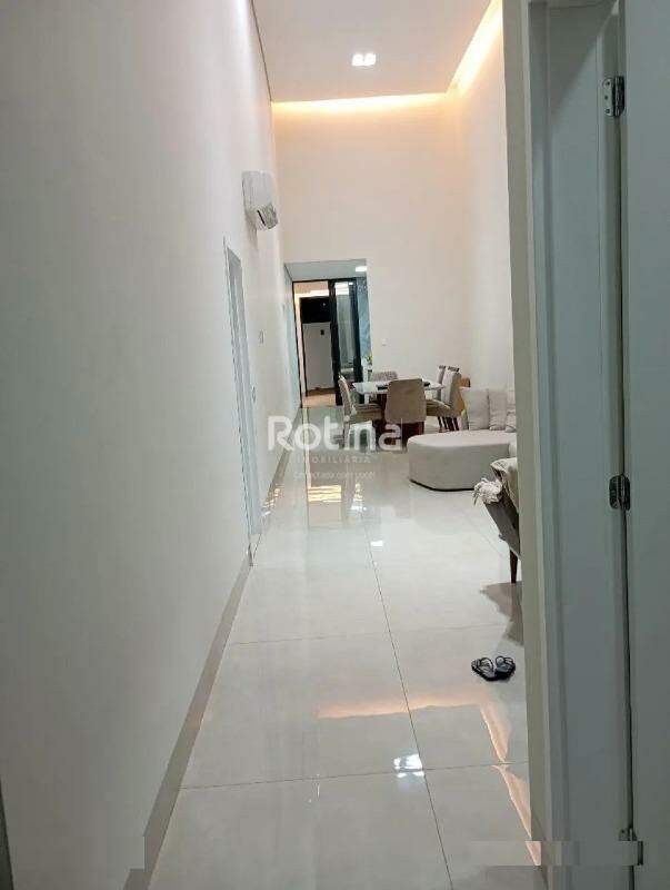 Casa para alugar, 3 quartos em Uberlândia no bairro Jardim Botânico no valor de R$ 11.000,00 - Rotina Imobiliária: 