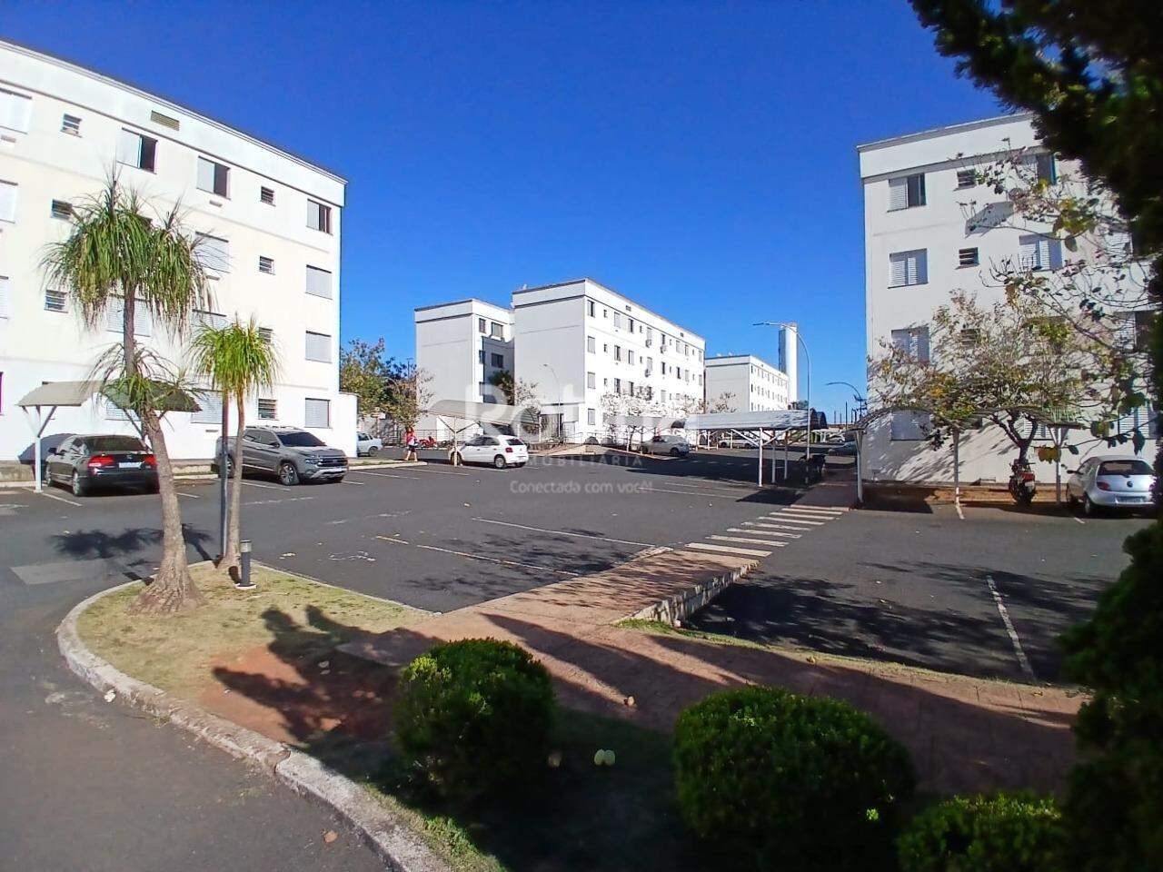 Apartamento para alugar, 2 quartos em Uberlândia no bairro Aclimação no valor de R$ 950,00 - Rotina Imobiliária: 