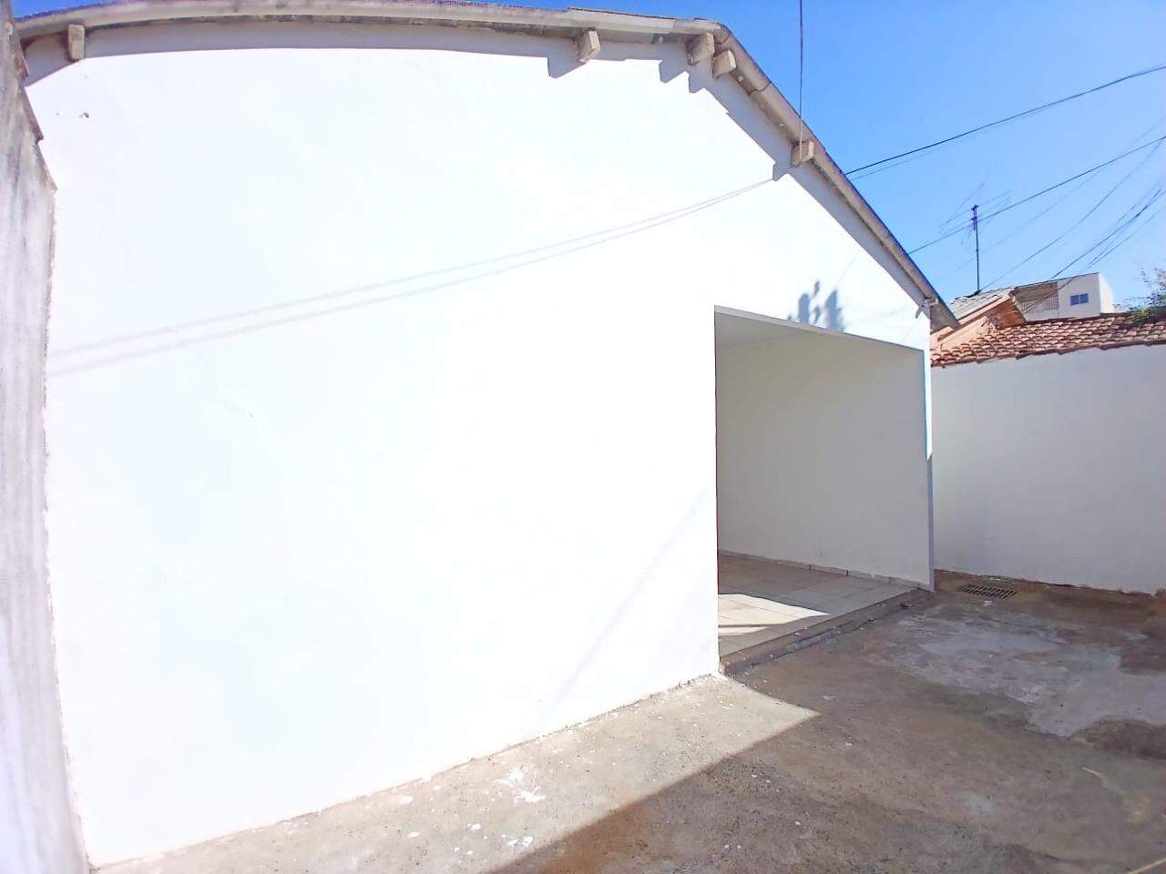 Casa para alugar, 2 quartos em Uberlândia no bairro Segismundo Pereira no valor de R$ 1.450,00 - Rotina Imobiliária: 