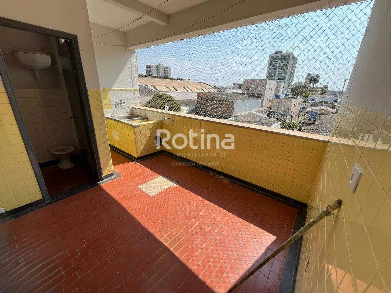 Apartamento para alugar, 3 quartos em Uberlândia no bairro Brasil no valor de R$ 2.200,00 - Rotina Imobiliária: 