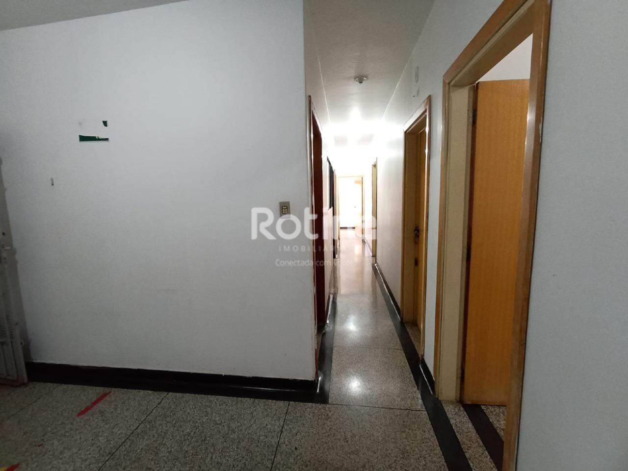 Casa Comercial à venda, em Uberlândia no bairro Custódio Pereira no valor de R$ 600.000,00 - Rotina Imobiliária: 