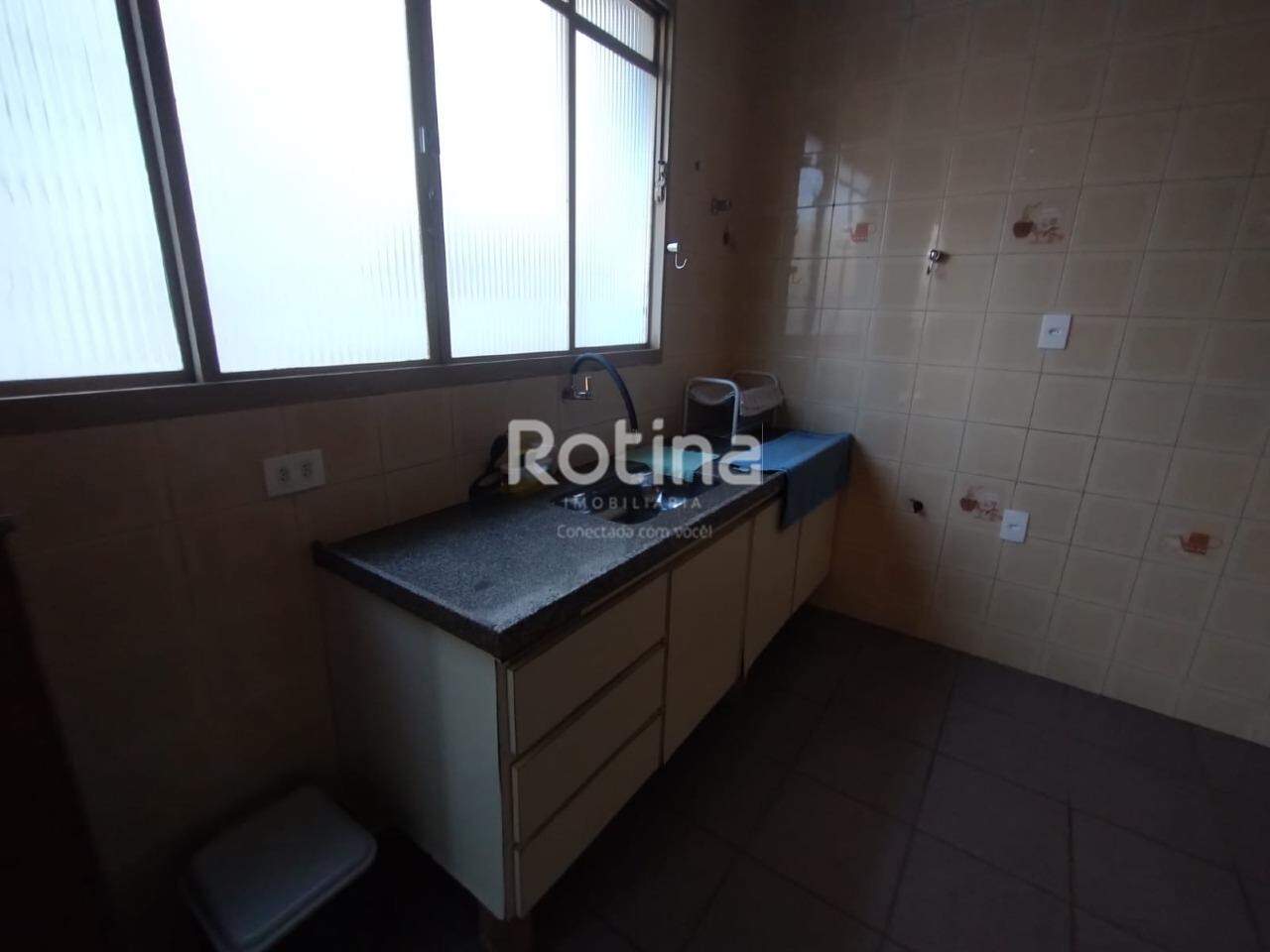 Apartamento para alugar, 3 quartos em Uberlândia no bairro Nossa Senhora Aparecida no valor de R$ 2.500,00 - Rotina Imobiliária: 
