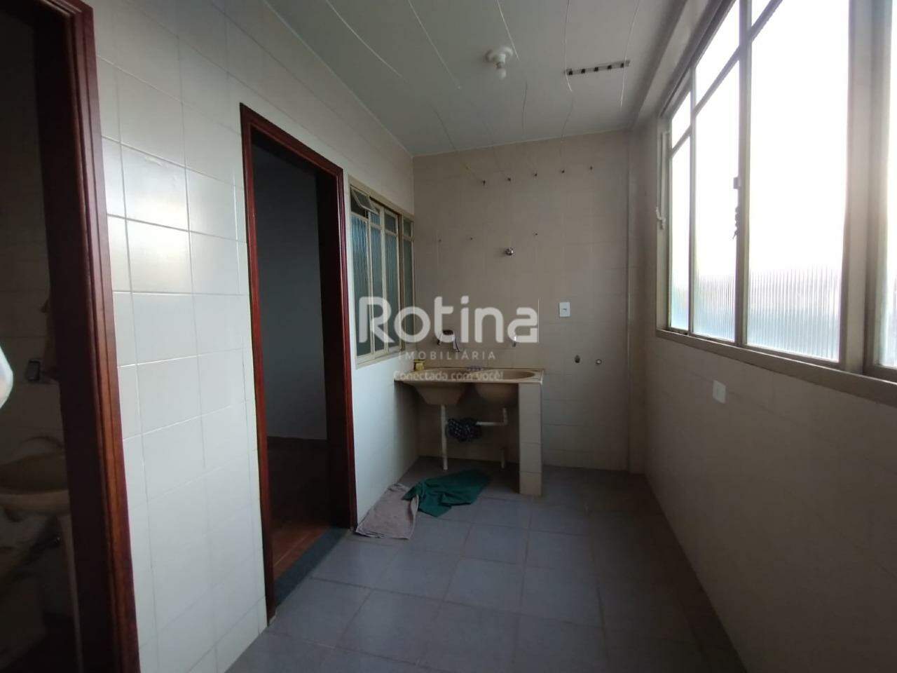 Apartamento para alugar, 3 quartos em Uberlândia no bairro Nossa Senhora Aparecida no valor de R$ 2.500,00 - Rotina Imobiliária: 