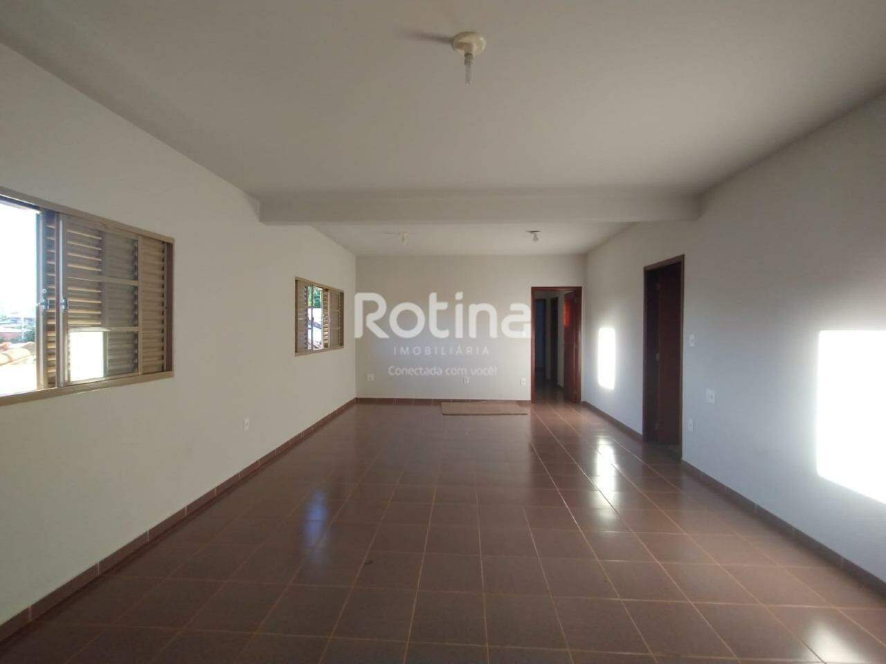 Apartamento para alugar, 3 quartos em Uberlândia no bairro Nossa Senhora Aparecida no valor de R$ 2.500,00 - Rotina Imobiliária: 