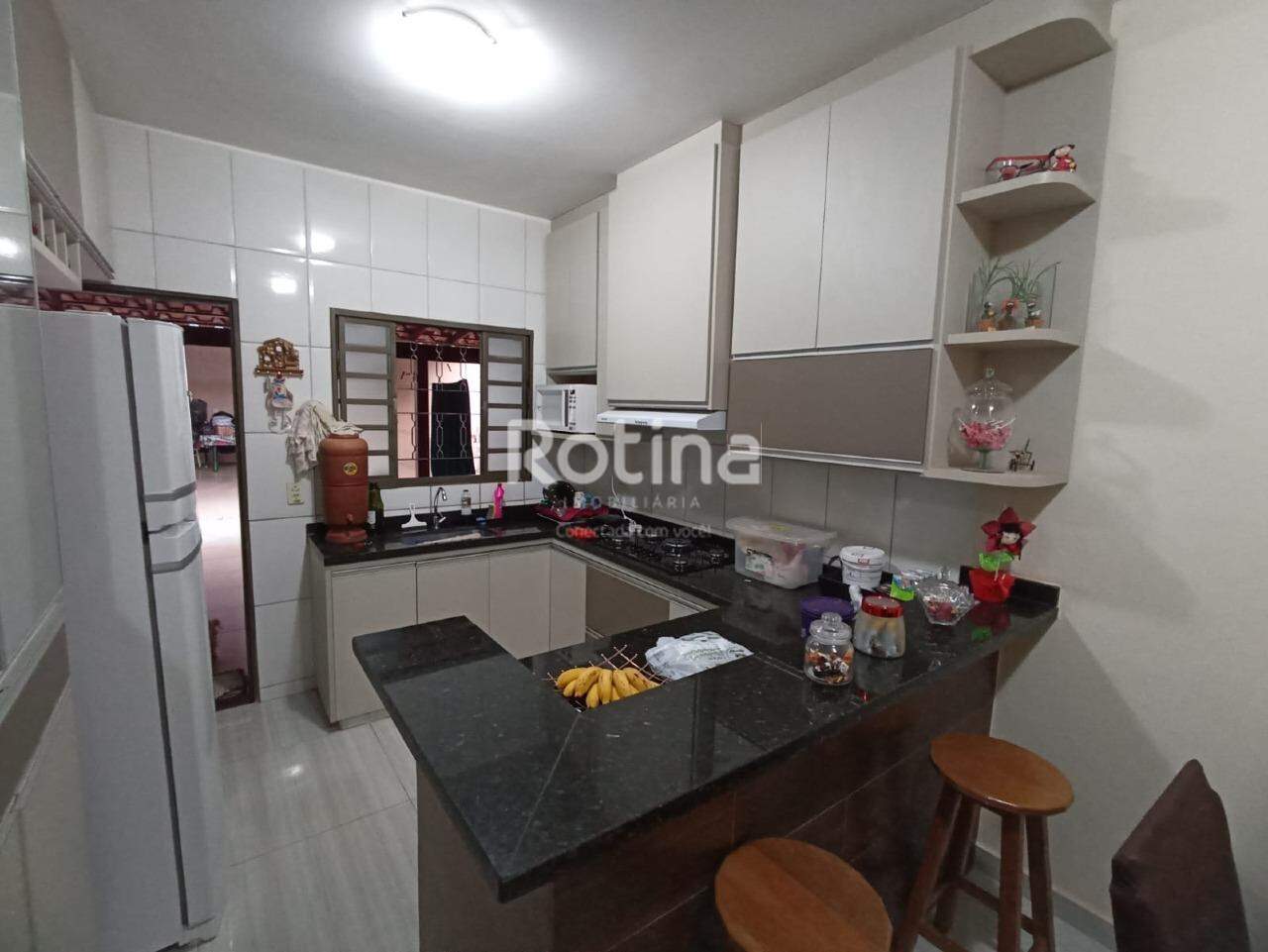 Casa à venda, 3 quartos em Uberlândia no bairro Pampulha no valor de R$ 650.000,00 - Rotina Imobiliária: 