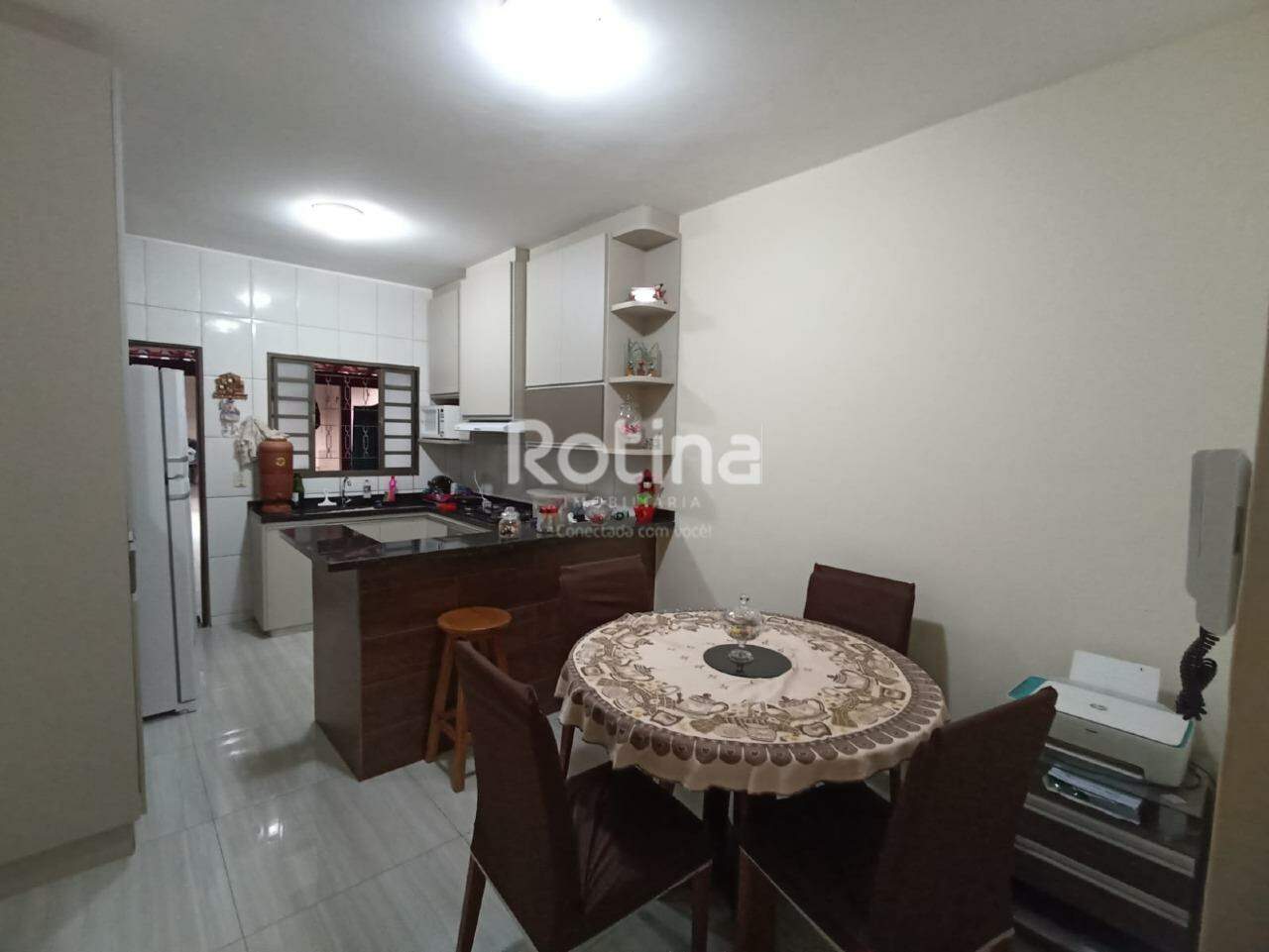 Casa à venda, 3 quartos em Uberlândia no bairro Pampulha no valor de R$ 650.000,00 - Rotina Imobiliária: 