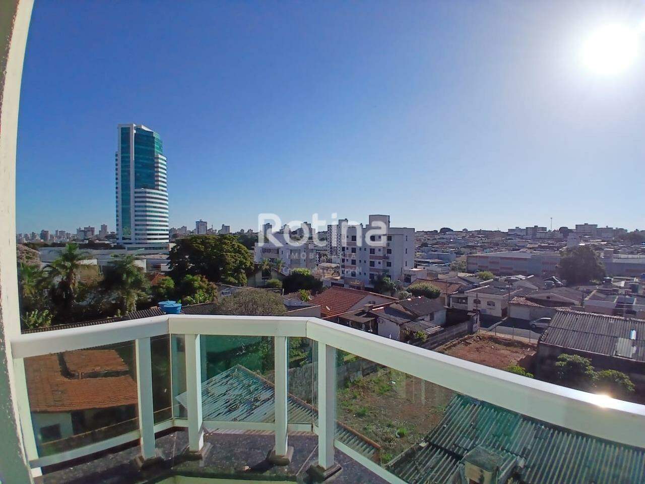 Apartamento para alugar, 3 quartos em Uberlândia no bairro Tibery no valor de R$ 2.800,00 - Rotina Imobiliária: 