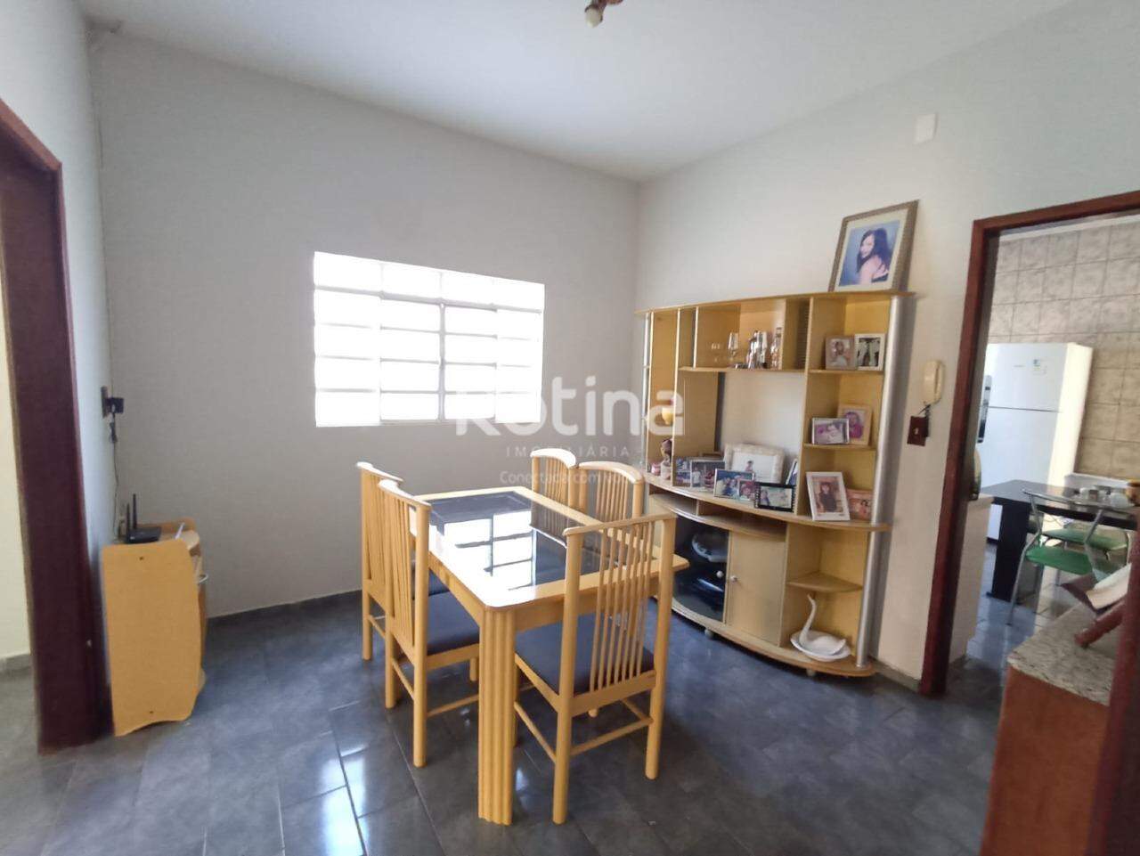 Casa à venda, 3 quartos em Uberlândia no bairro Planalto no valor de R$ 500.000,00 - Rotina Imobiliária: 