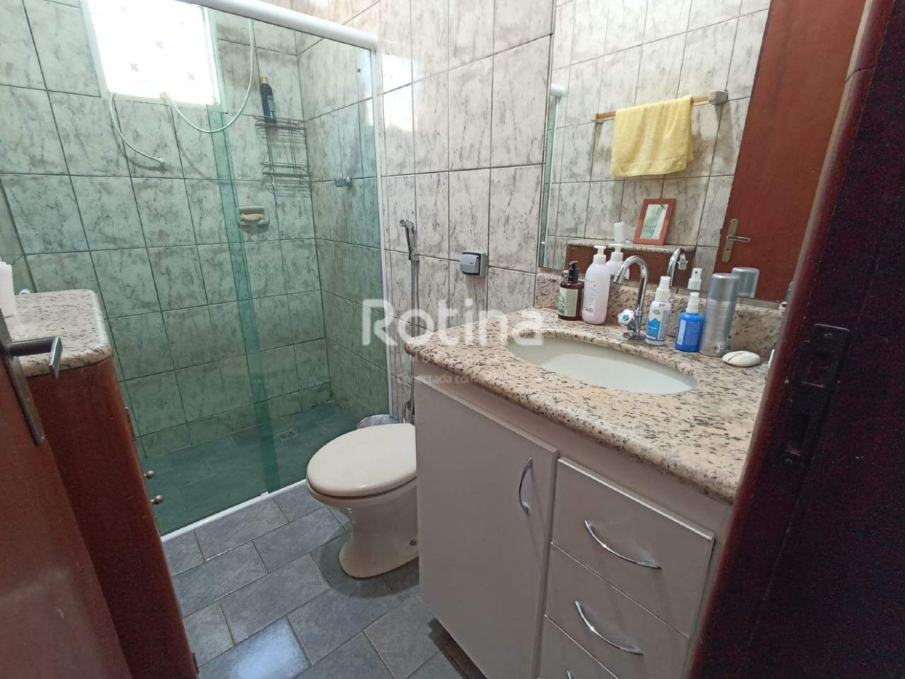 Casa à venda, 3 quartos em Uberlândia no bairro Planalto no valor de R$ 500.000,00 - Rotina Imobiliária: 