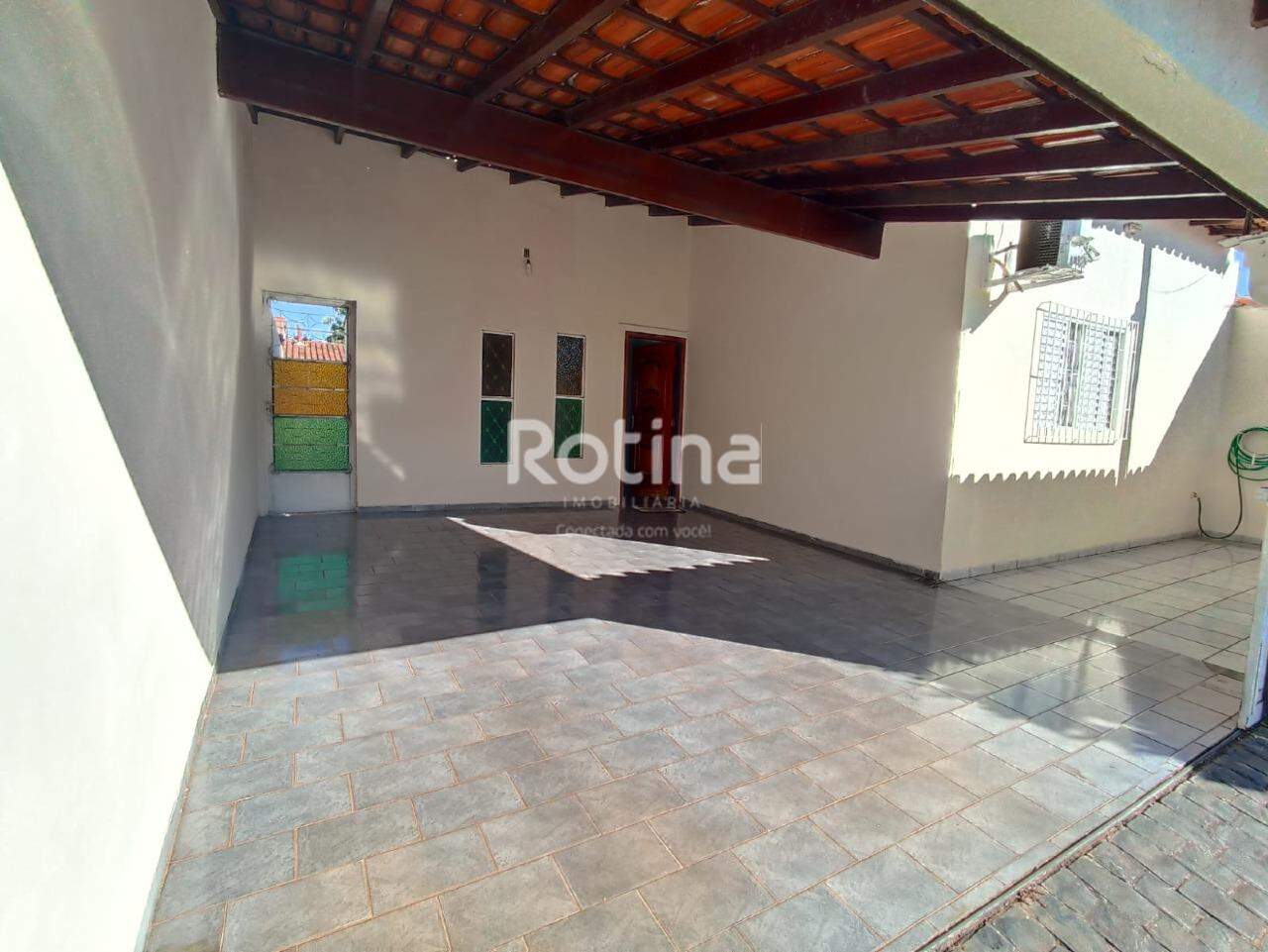 Casa à venda, 3 quartos em Uberlândia no bairro Planalto no valor de R$ 500.000,00 - Rotina Imobiliária: 