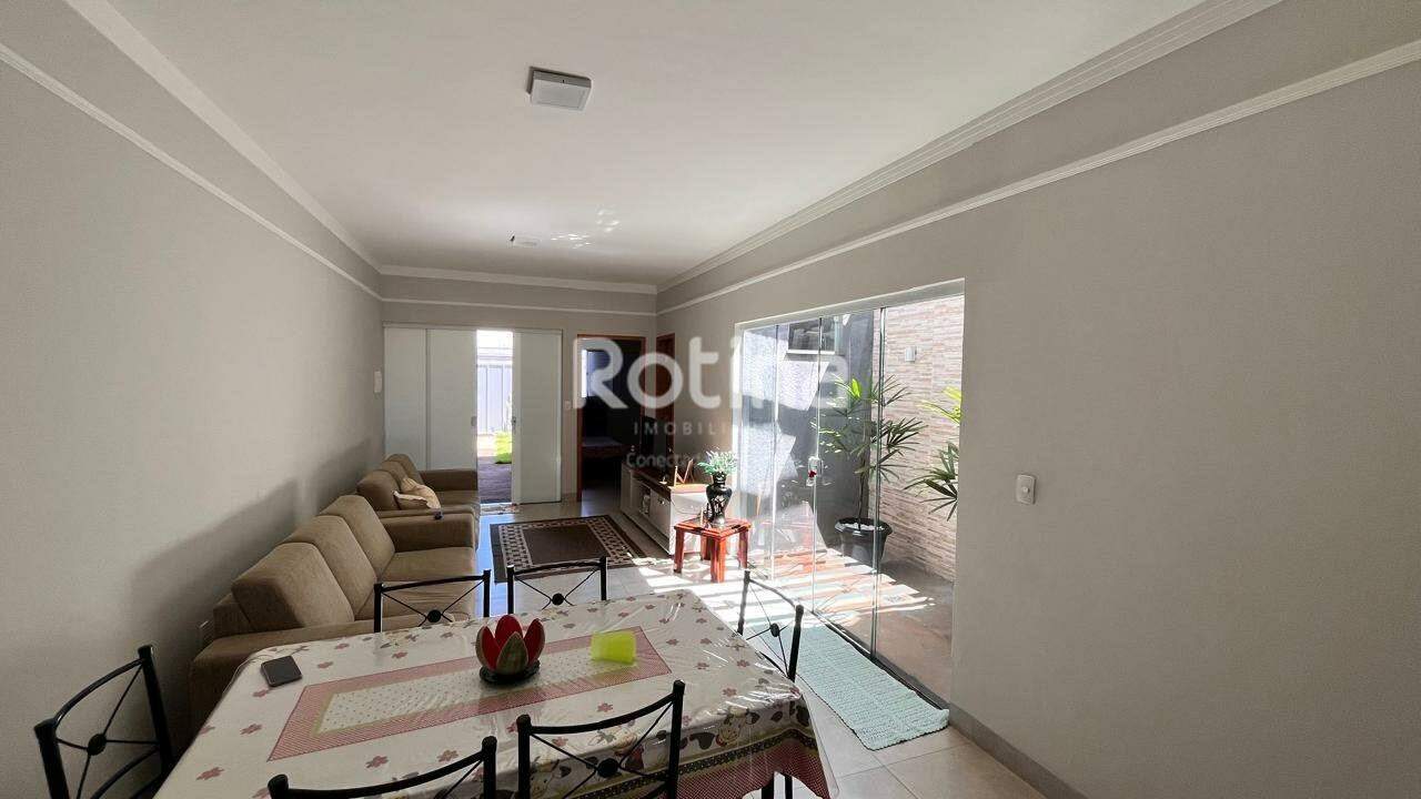 Casa à venda, 2 quartos em Uberlândia no bairro Shopping Park no valor de R$ 395.000,00 - Rotina Imobiliária: 
