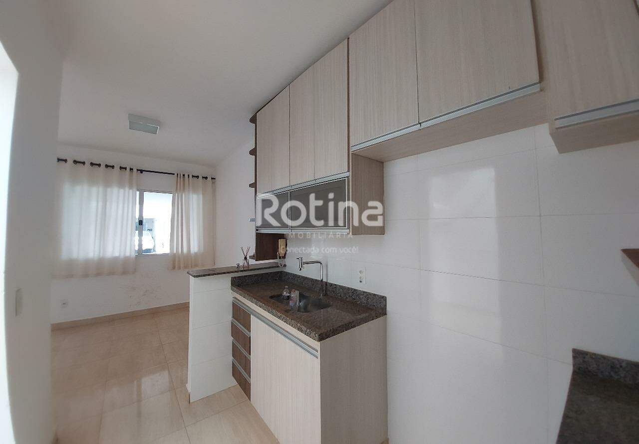 Casa Condomínio Fechado para alugar, 2 quartos em Uberlândia no bairro Novo Mundo no valor de R$ 2.000,00 - Rotina Imobiliária: 