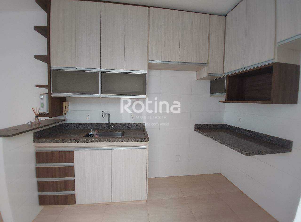 Casa Condomínio Fechado para alugar, 2 quartos em Uberlândia no bairro Novo Mundo no valor de R$ 2.000,00 - Rotina Imobiliária: 