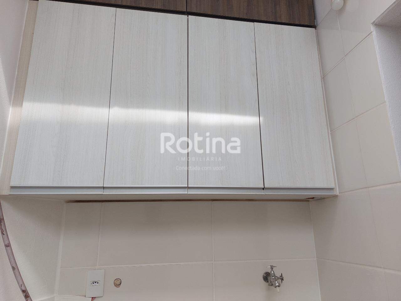 Casa Condomínio Fechado para alugar, 2 quartos em Uberlândia no bairro Novo Mundo no valor de R$ 2.000,00 - Rotina Imobiliária: 