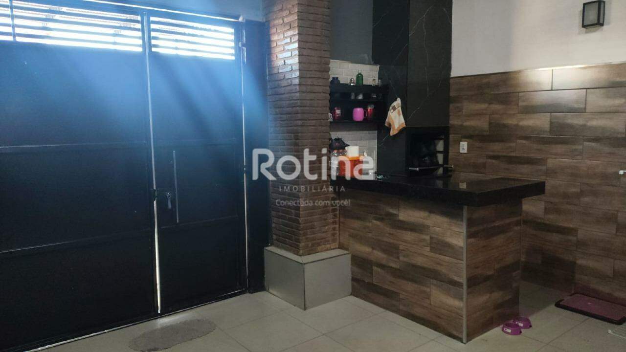 Casa para alugar, 3 quartos em Uberlândia no bairro Minas Gerais no valor de R$ 2.500,00 - Rotina Imobiliária: 