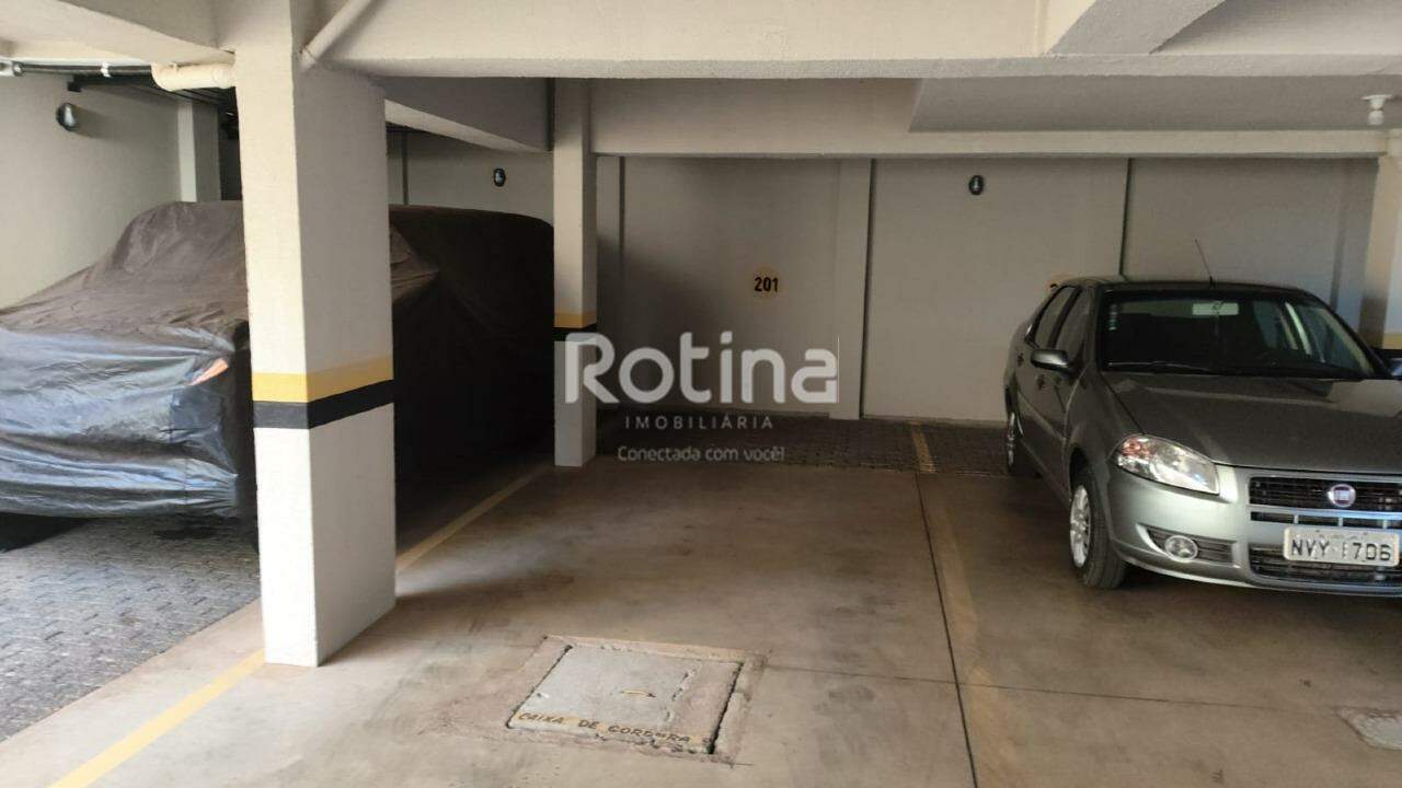 Apartamento para alugar, 3 quartos em Uberlândia no bairro Umuarama no valor de R$ 3.500,00 - Rotina Imobiliária: 