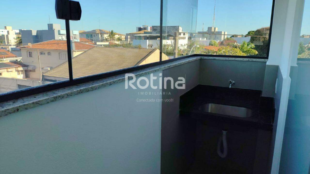 Apartamento para alugar, 3 quartos em Uberlândia no bairro Umuarama no valor de R$ 3.500,00 - Rotina Imobiliária: 