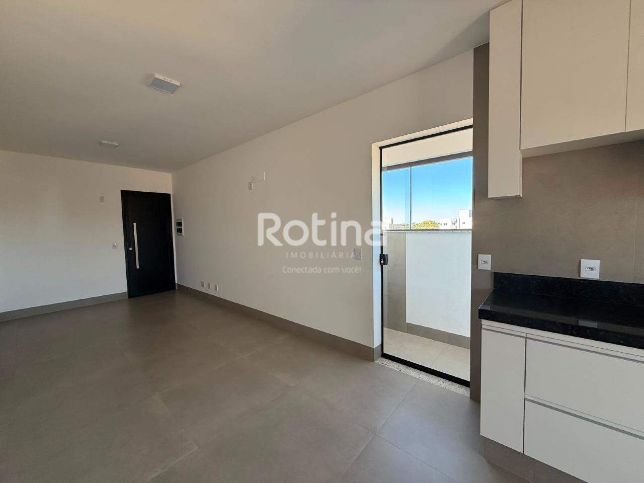 Apartamento para alugar, 3 quartos em Uberlândia no bairro Umuarama no valor de R$ 3.500,00 - Rotina Imobiliária: 