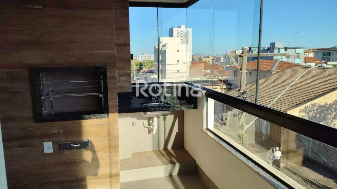 Apartamento para alugar, 3 quartos em Uberlândia no bairro Umuarama no valor de R$ 3.500,00 - Rotina Imobiliária: 