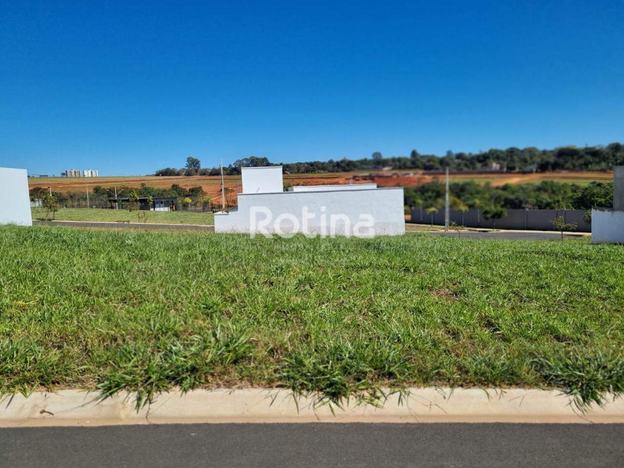 Terreno Condomínio Fechado à venda, em Uberlândia no bairro Loteamento Portal do Vale II no valor de R$ 380.000,00 - Rotina Imobiliária: 