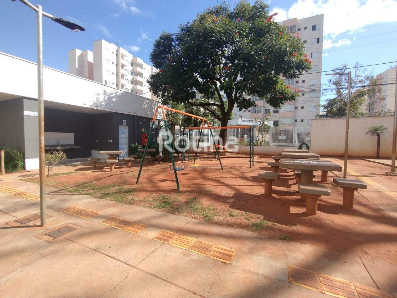 Apartamento para alugar, 2 quartos em Uberlândia no bairro Jardim Holanda no valor de R$ 1.250,00 - Rotina Imobiliária: 