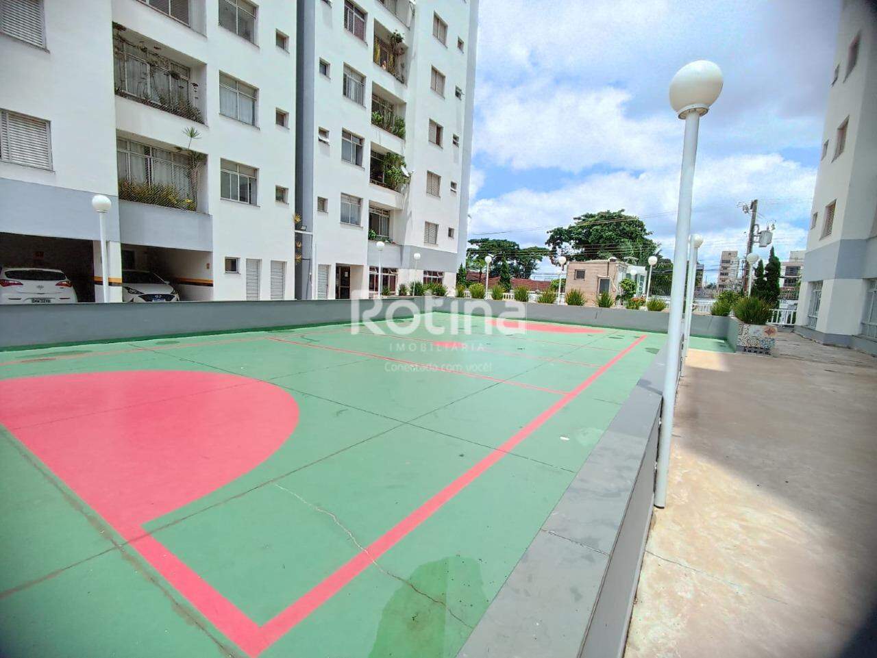 Apartamento para alugar, 3 quartos em Uberlândia no bairro Brasil no valor de R$ 2.300,00 - Rotina Imobiliária: 