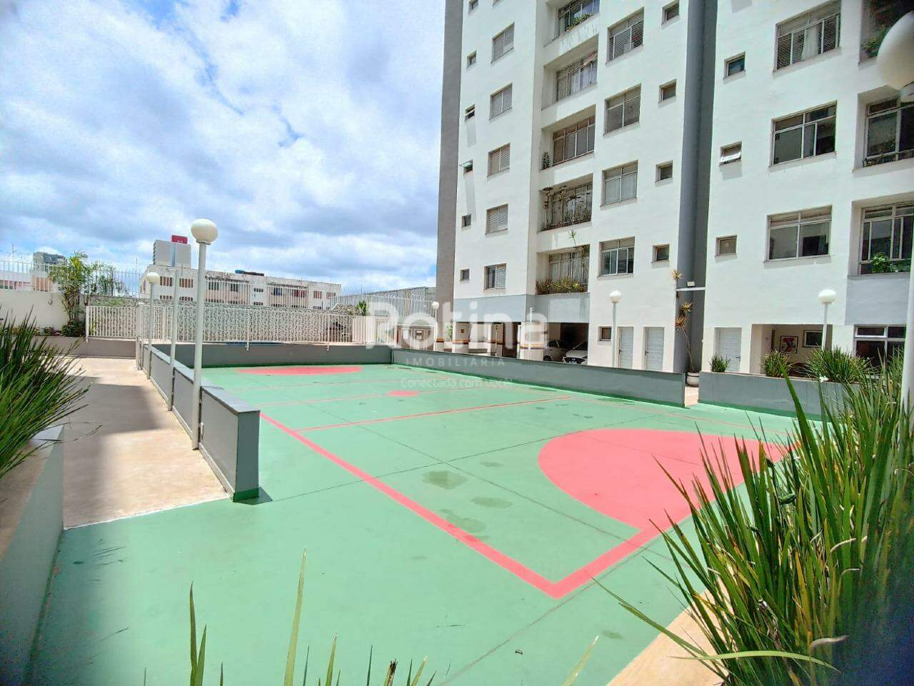 Apartamento para alugar, 3 quartos em Uberlândia no bairro Brasil no valor de R$ 2.300,00 - Rotina Imobiliária: 