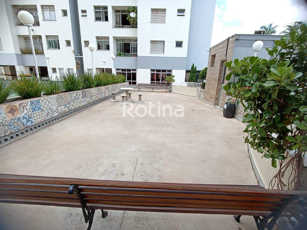 Apartamento para alugar, 3 quartos em Uberlândia no bairro Brasil no valor de R$ 2.300,00 - Rotina Imobiliária: 
