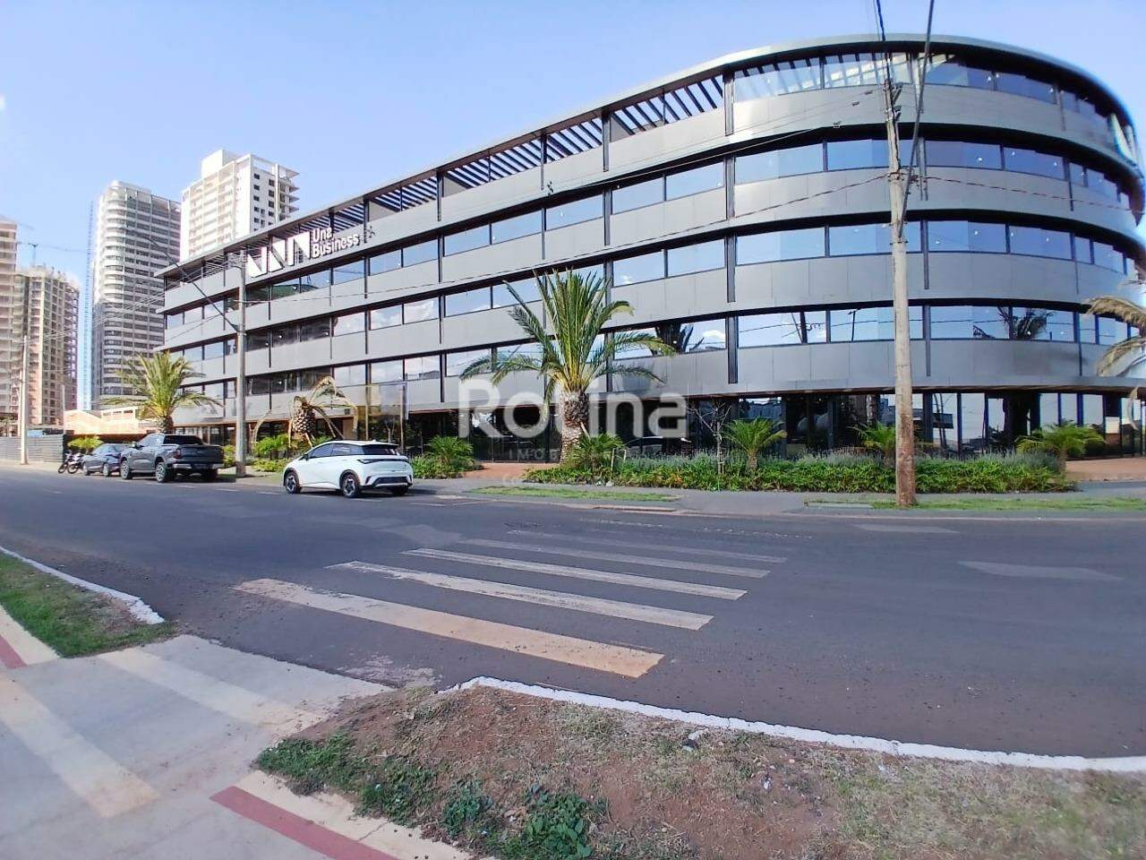 Comercial para alugar, em Uberlândia no bairro Parque Una no valor de R$ 15.516,00 - Rotina Imobiliária: 