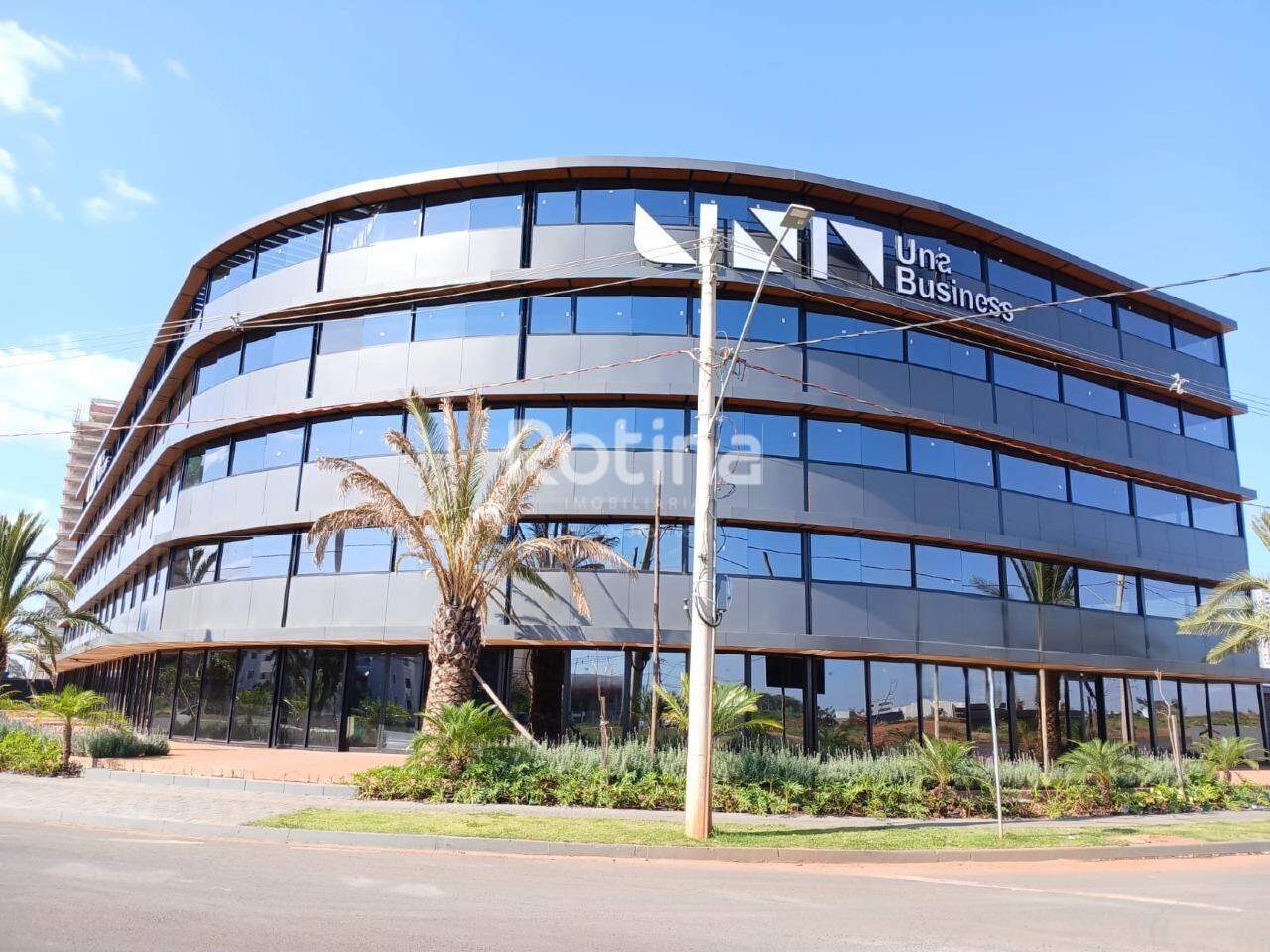 Comercial para alugar, em Uberlândia no bairro Parque Una no valor de R$ 15.516,00 - Rotina Imobiliária: 