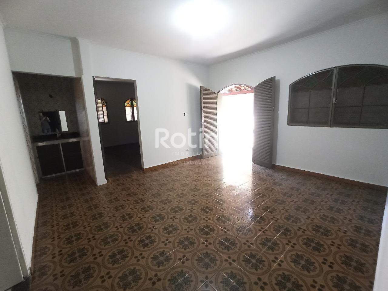 Casa para alugar, 4 quartos em Uberlândia no bairro Tabajaras no valor de R$ 6.500,00 - Rotina Imobiliária: 