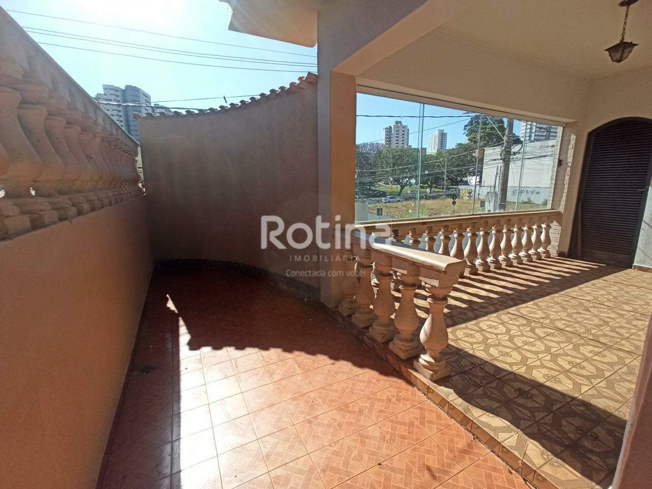 Casa para alugar, 4 quartos em Uberlândia no bairro Tabajaras no valor de R$ 6.500,00 - Rotina Imobiliária: 